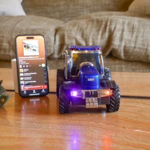 Tractor Bluetooth Speaker & Fm Radio with colour headlights!