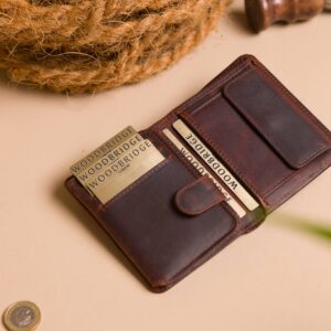 Woodbridge Men's Trifold Brown Oily Leather Wallet